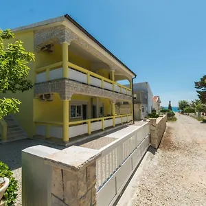Apartman Vam, Vir